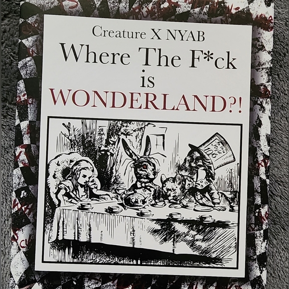 Alice in Wonderland Gift Set - Picture 4 of 7
